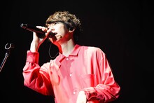 片岡健太（Vo, G / sumika）（撮影：森好弘）