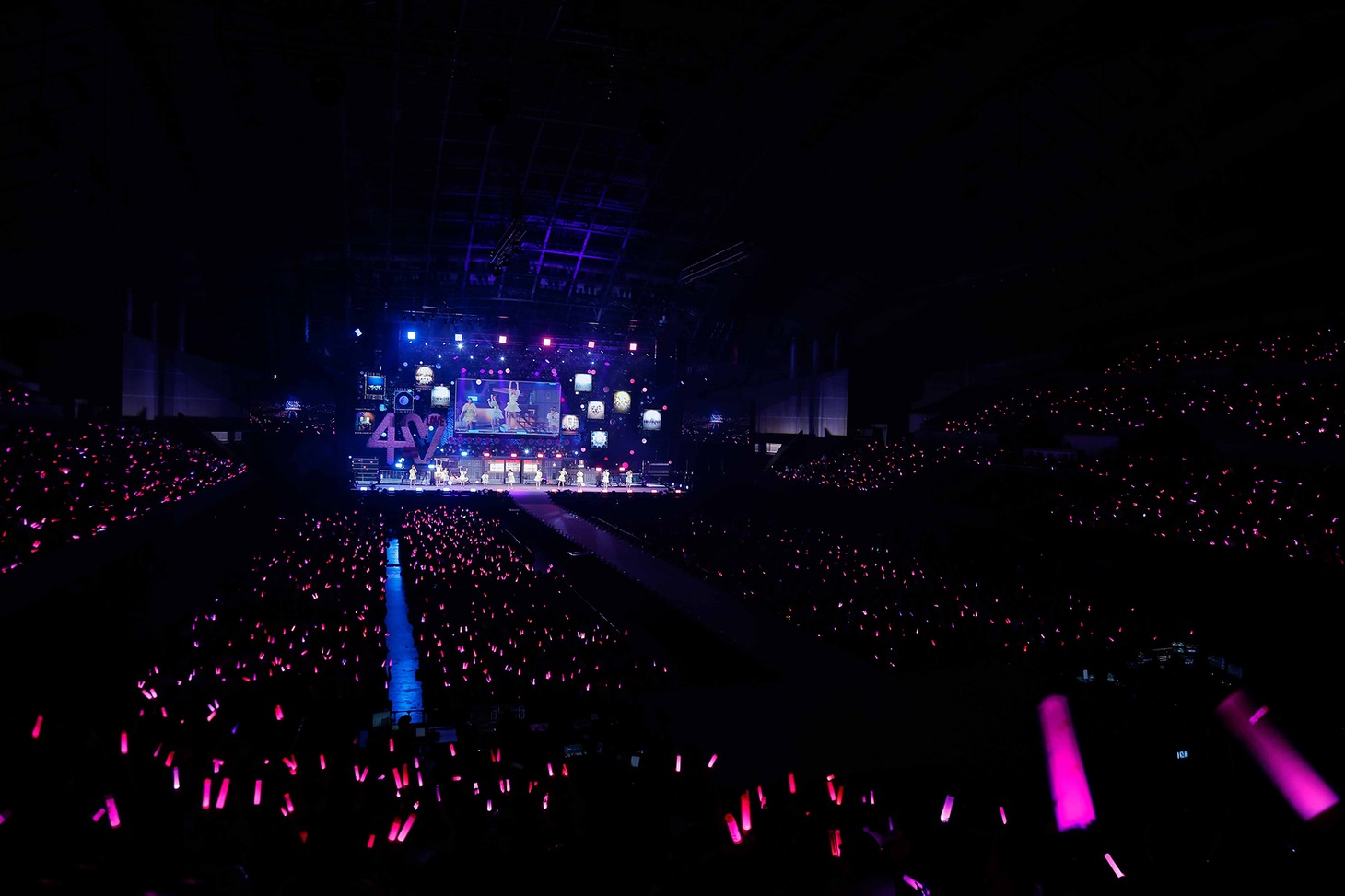 「=LOVE 4th ANNIVERSARY PREMIUM CONCERT」の様子。(c)YOANI