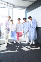 7ORDERより森田美勇人（B, Vo）、安井謙太郎（Vo）、萩谷慧悟（Dr, Cho）、諸星翔希（Sax, Vo）、長妻怜央（Key, Vo）。