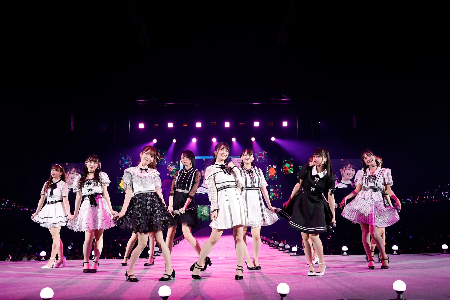 「=LOVE 4th ANNIVERSARY PREMIUM CONCERT」の様子。(c)YOANI