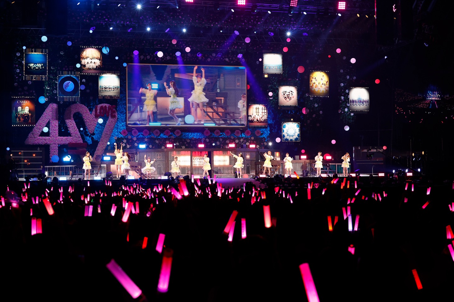 「=LOVE 4th ANNIVERSARY PREMIUM CONCERT」の様子。(c)YOANI