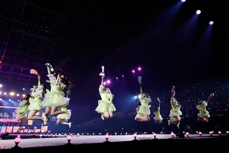 「=LOVE 4th ANNIVERSARY PREMIUM CONCERT」の様子。(c)YOANI