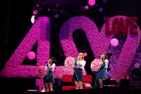 「=LOVE 4th ANNIVERSARY PREMIUM CONCERT」の様子。(c)YOANI