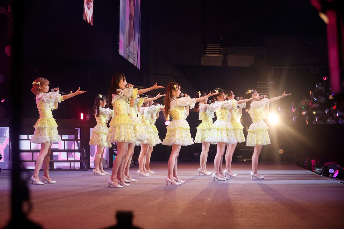 「=LOVE 4th ANNIVERSARY PREMIUM CONCERT」の様子。(c)YOANI
