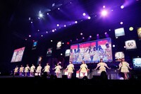 「=LOVE 4th ANNIVERSARY PREMIUM CONCERT」の様子。(c)YOANI