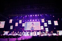 「=LOVE 4th ANNIVERSARY PREMIUM CONCERT」の様子。(c)YOANI