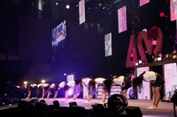 「=LOVE 4th ANNIVERSARY PREMIUM CONCERT」の様子。(c)YOANI