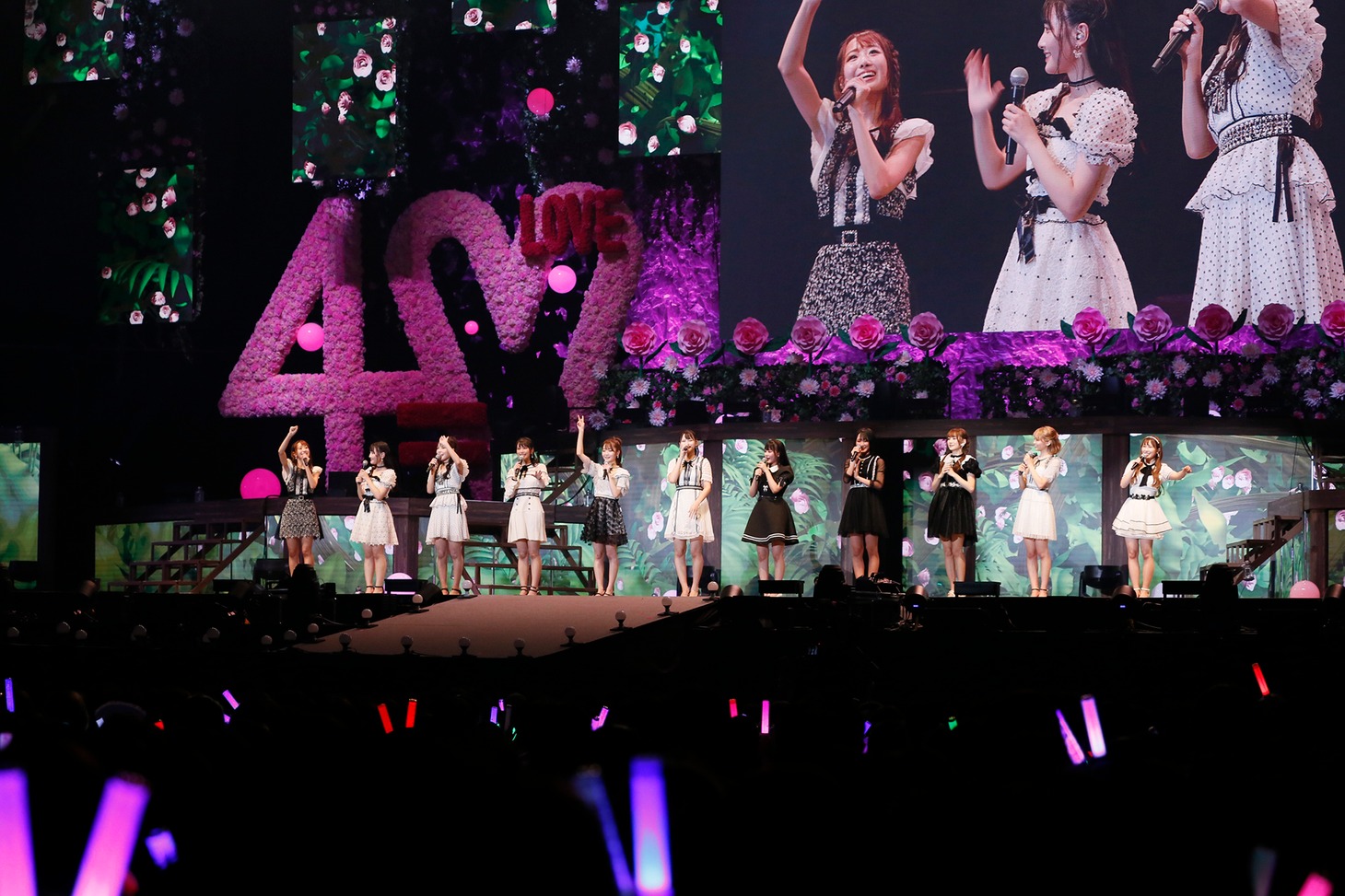 「=LOVE 4th ANNIVERSARY PREMIUM CONCERT」の様子。(c)YOANI