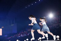 「=LOVE 4th ANNIVERSARY PREMIUM CONCERT」の様子。(c)YOANI