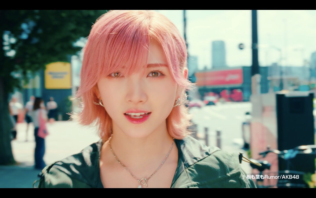 AKB48出演「ニューバランス327 Walking Dance 篇」本編より。