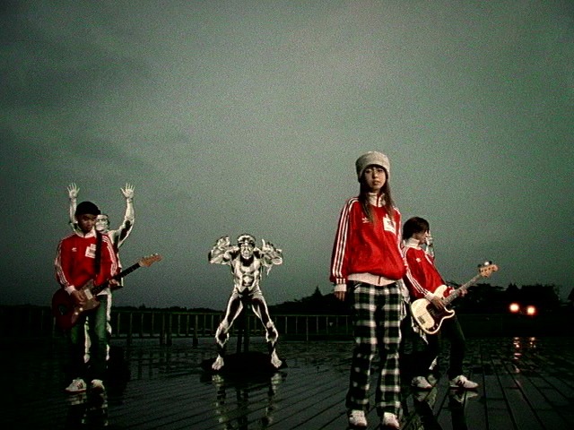 the brilliant green「I'M SO SORRY BABY
」ミュージックビデオより。