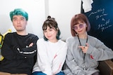 終演後のDorian、脇田もなり、KAYO-CHAAAN(左から)。