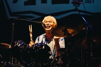 茂木欣一（Dr）（撮影：勝永裕介）