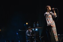 佐藤優介（左）とKaede（右）。（撮影：小坂淳）