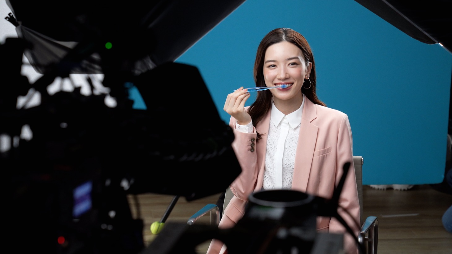 「Ora2 me AFC 誕生 自分さがし？」編の撮影の様子。