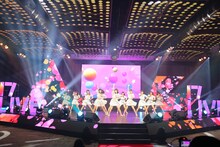 ≠MEによるパフォーマンスの様子。