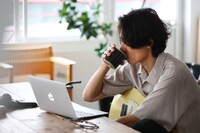 CM「ペイディ 買えるは、叶えるの始まり。 川上洋平篇」より。