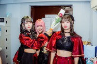 楽屋でのmiscastメンバー。