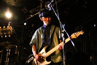 koyabin（G, Vo）（撮影：ゴンダイメグミ）