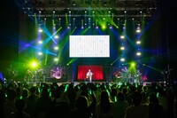 オーイシマサヨシ「エンターテイナー」の様子。（撮影：大参久人）