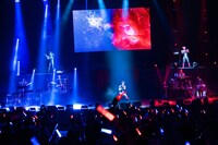 オーイシマサヨシ「エンターテイナー」の様子。（撮影：大参久人）