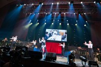 オーイシマサヨシ「エンターテイナー」の様子。（撮影：大参久人）