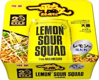 「LEMON SOUR SQUAD」コラボ「一平ちゃん夜店の焼きそば 大盛 レモン味」パッケージ。