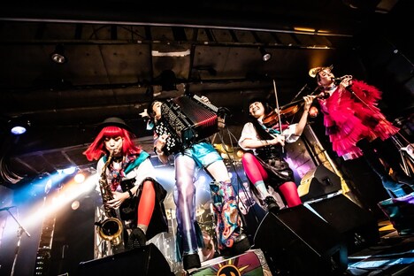 チャラン・ポ・ランタン「祝！独立讃歌祭」の様子。（Photo by Masayo）