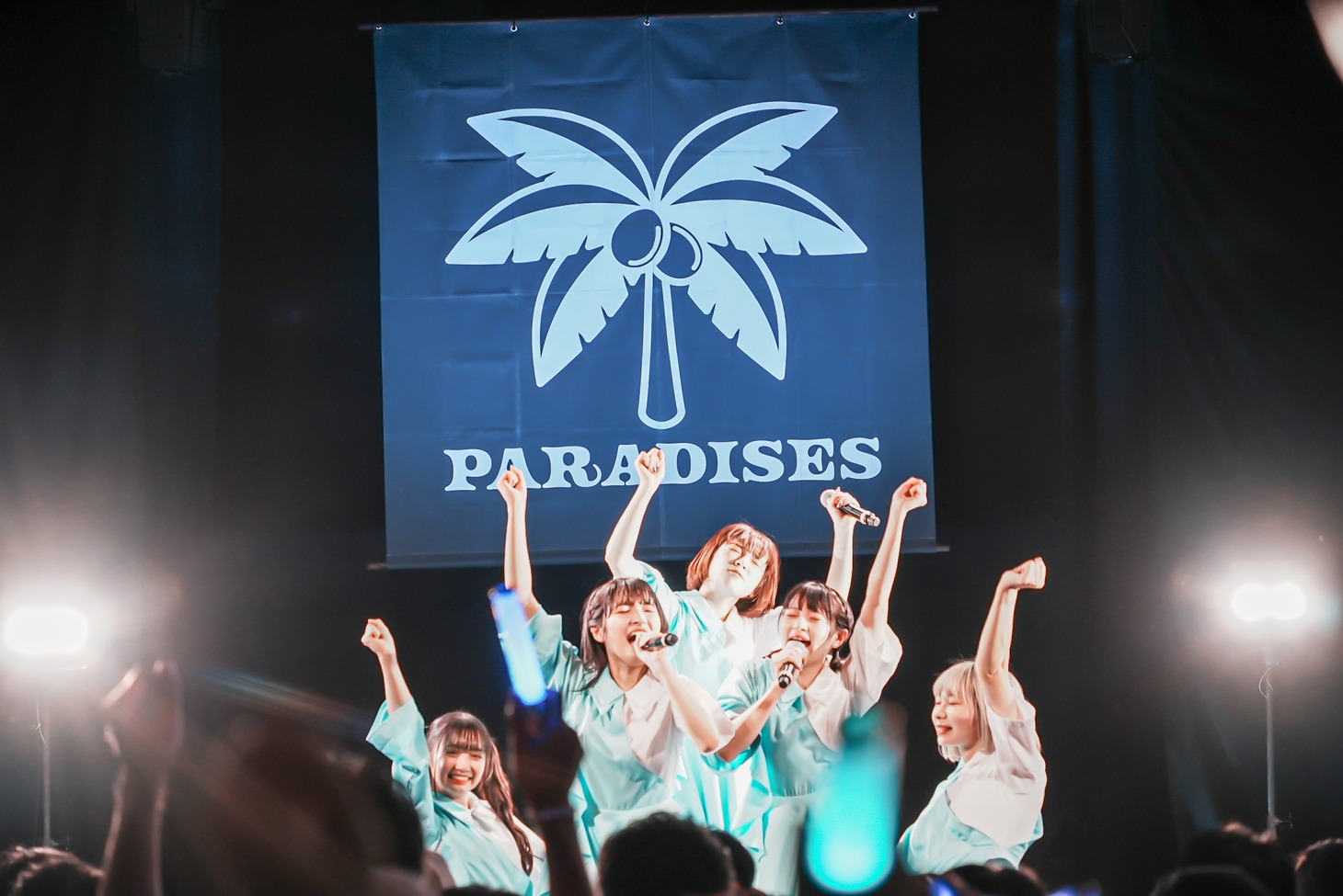 PARADISES