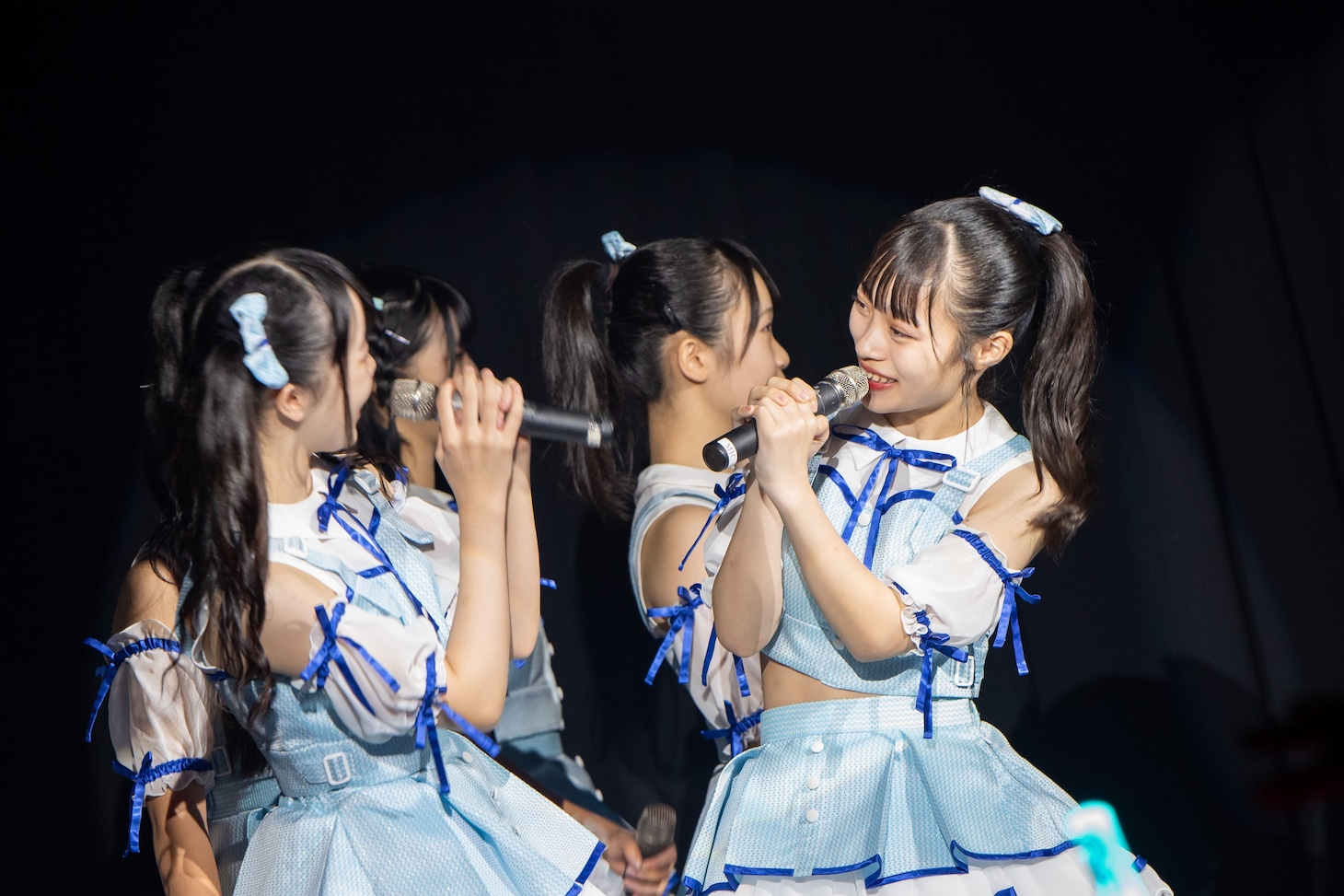 左から蒼井湊 、宇佐美みい 、羽乃花音 、夢乃心咲。