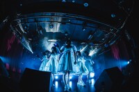 Devil ANTHEM.によるライブの様子。