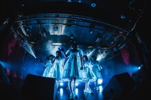 Devil ANTHEM.によるライブの様子。