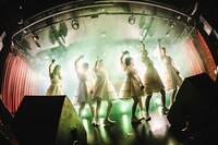 Devil ANTHEM.によるライブの様子。