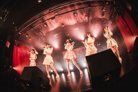 ワールズエンド。によるライブの様子。