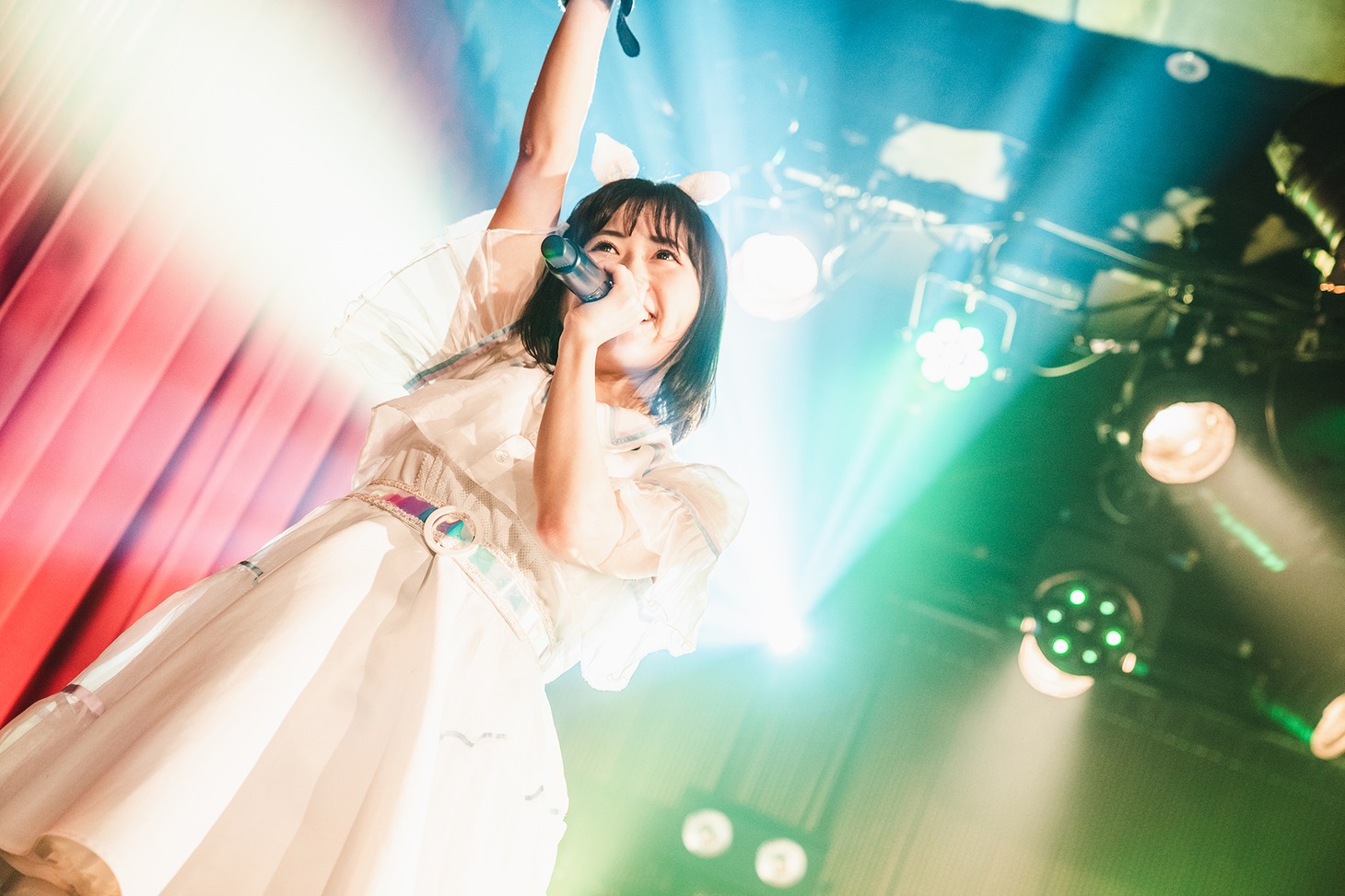 Devil ANTHEM.によるライブの様子。