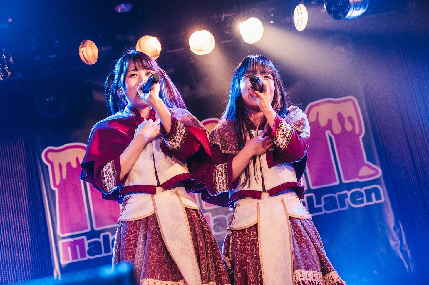 Kolokolによるライブの様子。