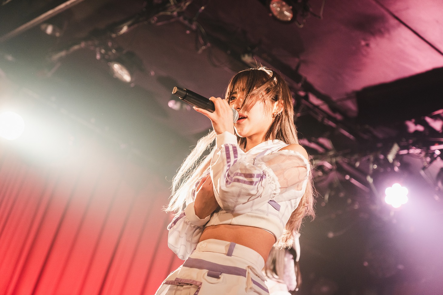 ワールズエンド。によるライブの様子。