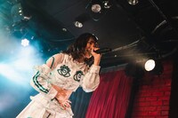 ワールズエンド。によるライブの様子。