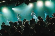 Kolokolによるライブの様子。