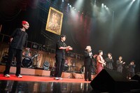 3時間を超えるライブを支えたバンドメンバー。