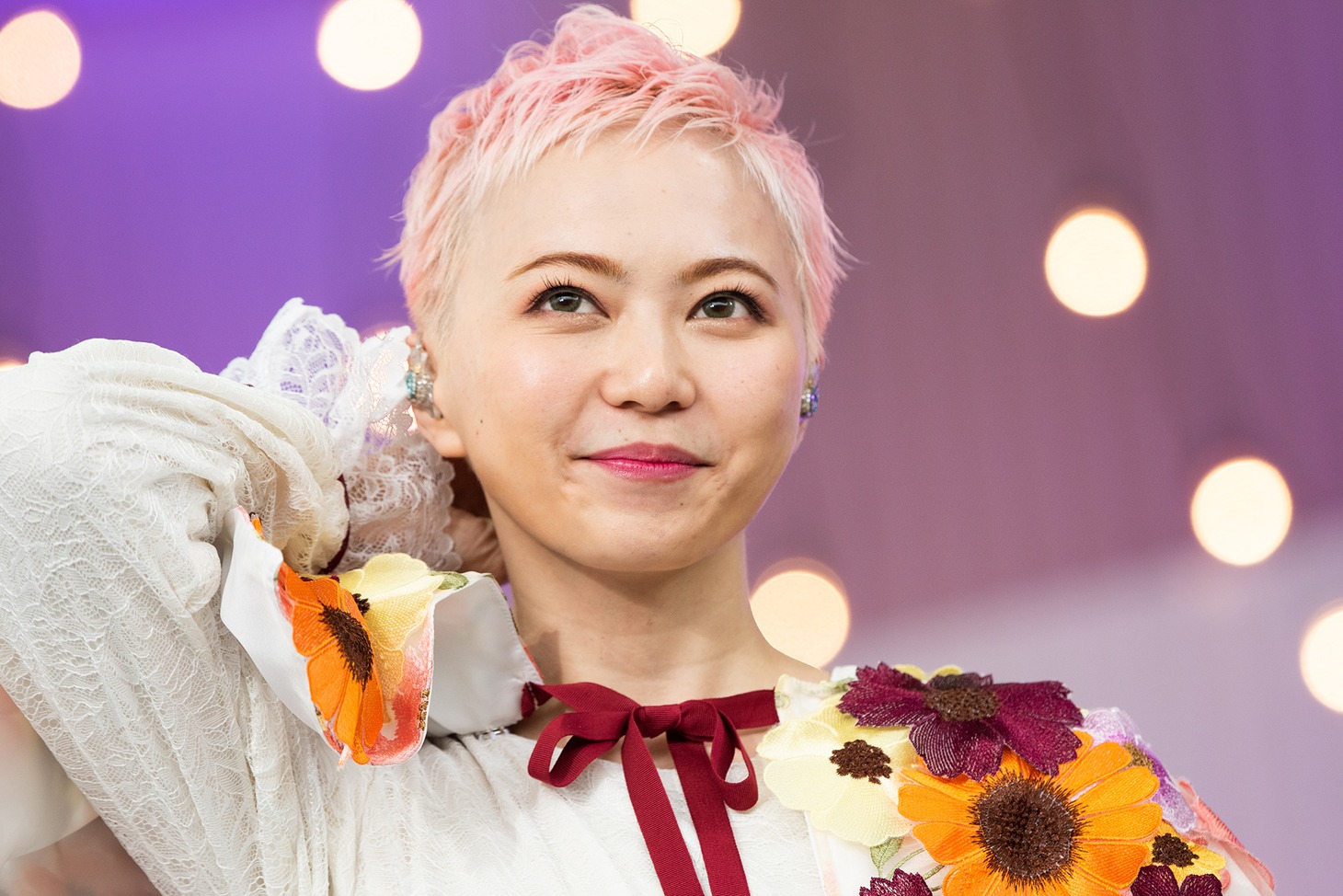 安本彩花