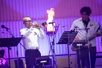 丸木英治（Trumpet）とかわ島崇文（Sax）。