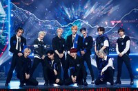 「KCON:TACT HI 5」でのINIのパフォーマンスの様子。（写真提供：CJ ENM） 「KCON:TACT HI 5」 (c)CJ ENM Co., Ltd, All Rights Reserved