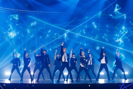 「KCON:TACT HI 5」でのINIのパフォーマンスの様子。（写真提供：CJ ENM） 「KCON:TACT HI 5」 (c)CJ ENM Co., Ltd, All Rights Reserved