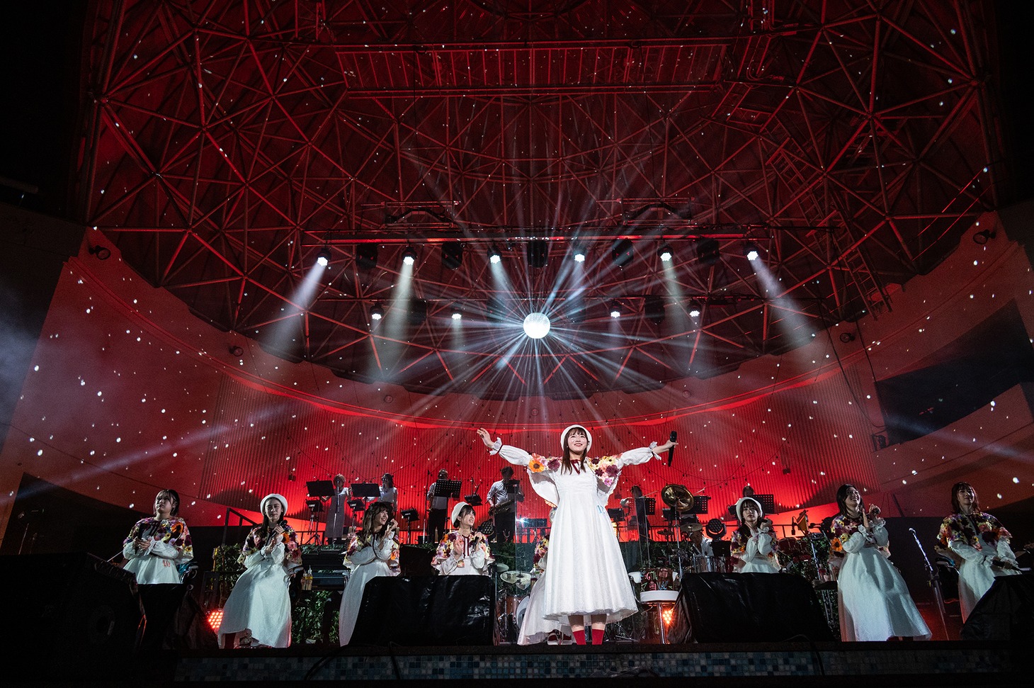 私立恵比寿中学「エビ中 秋声と螻蛄と音楽の輝き 題して『ちゅうおん』2021」の様子。