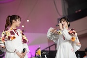 初のソロパフォーマンスについて話す桜木心菜(右)。