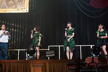 BEYOOOOONDSと気さくにトークする堀込泰行。