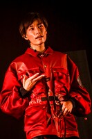 柴崎楽（撮影：小坂茂雄）