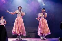 左から高井千帆、愛来。（撮影：塚田亮平）