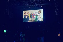 アバンティーズの楽屋からの生中継映像。（撮影：後藤壮太郎）